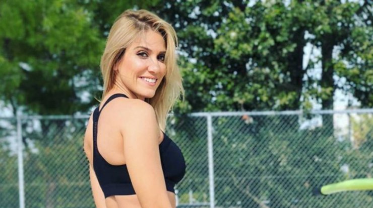 Έλενα Παπαβασιλείου: Η σέξι παρουσιάστρια αποκάλυψε πόσα κιλά ζυγίζει!