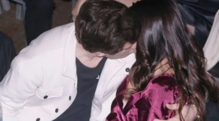 Κύπρια ηθοποιός σε τρυφερές στιγμές με τον σύντροφό της σε βραδινή τους έξοδο! [εικόνες]