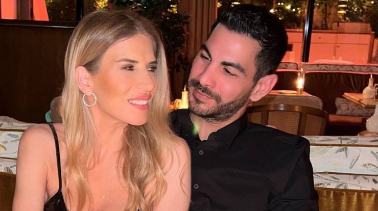 Σταύρος Κωνσταντίνου: Η ρομαντική έκπληξη που επεφύλαξε στη σύζυγό του στο Παρίσι για τα γενέθλιά της [βίντεο]