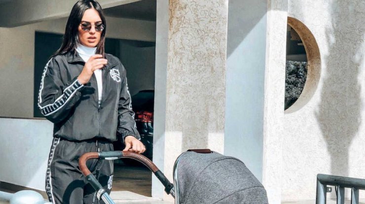 Έλενα Θεοδώρου: Η κόρη της έγινε δύο μηνών και μας τη δείχνει! [βίντεο]