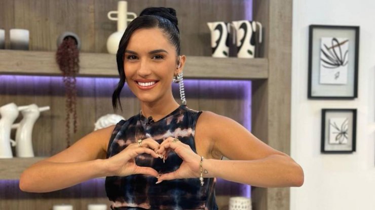 Κύπρια ηθοποιός πήγε καλεσμένη on air στην Έλενα Θεοδώρου χωρίς ίχνος μακιγιάζ [βίντεο]