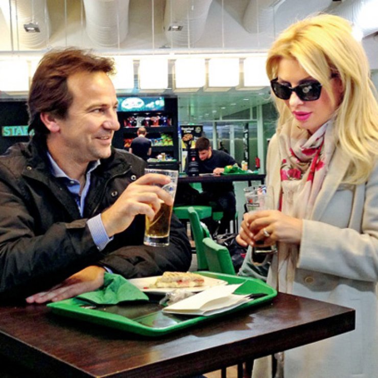 Ελένη Μενεγάκη: Ταξίδι αναψυχής στην Κωνσταντινούπολη με τον Μάκη Παντζόπουλο