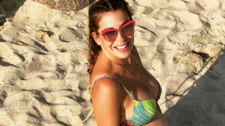 Ελένη Χατζίδου: Τα σημάδια από τις ενέσεις στην κοιλία κατά τη διάρκεια της εγκυμοσύνης της