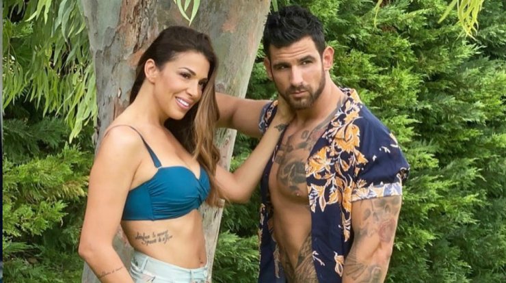 Ελένη Χατζίδου: Η συγκινητική εικόνα που δημοσίευσε με τον σύζυγο και την κόρη της στο νοσοκομείο