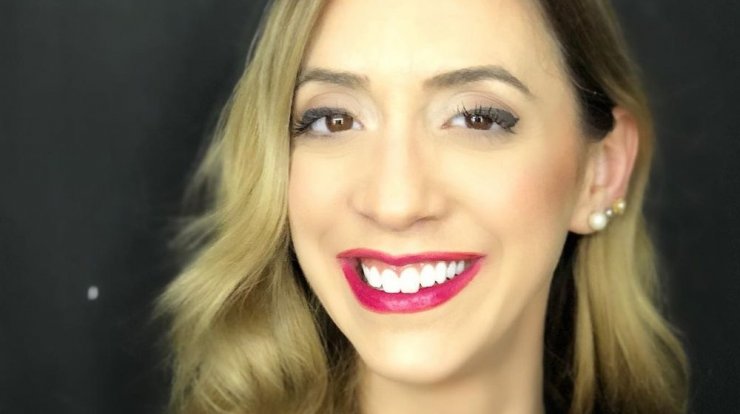 Ελένη Σιδερά: Στροφή στην καριέρα της! Έγινε "Τούλα" και είναι κομμώτρια [βίντεο]