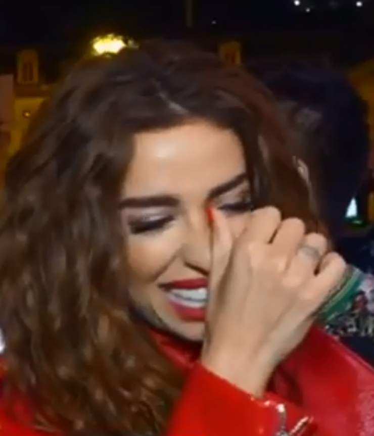 Ανατριχιάσαμε! Το δώρο που έλαβε η Ελένη Φουρέιρα και τη "λύγισε" on camera! [βίντεο]