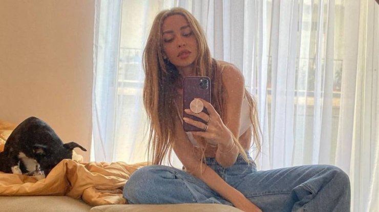 Neon Dress: Η Ελένη Φουρέιρα με δημιουργία ξένου σχεδιαστή που έχει ντύσει τη Dua Lipa