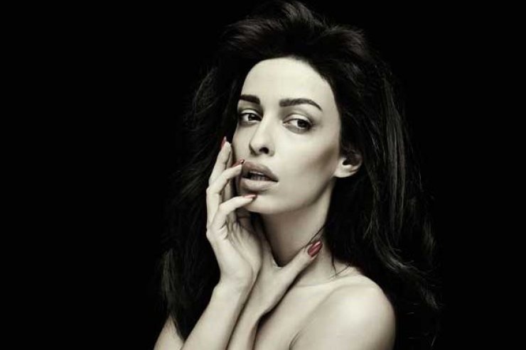 Το ταξίδι στην Κύπρο που πρόδωσε το μυστικό της Φουρέιρα για την αλβανική καταγωγή της!