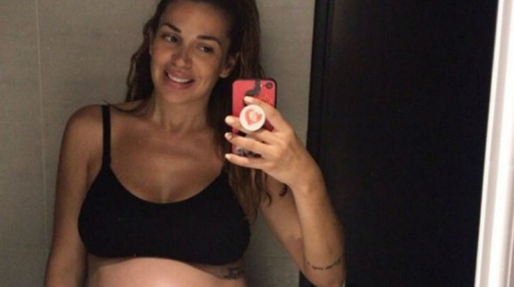 Ελένη Χατζίδου: Το απίστευτο σχόλιο που δέχθηκε στον όγδοο μήνα της εγκυμοσύνης της για τα κιλά της!