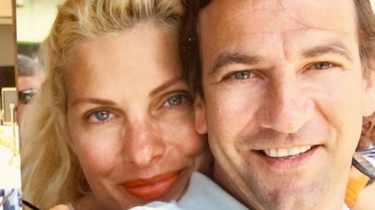 Ελένη Μενεγάκη – Ματέο Παντζόπουλος: Η φωτογραφία αγκαλιά από το γλέντι στην Άνδρο!