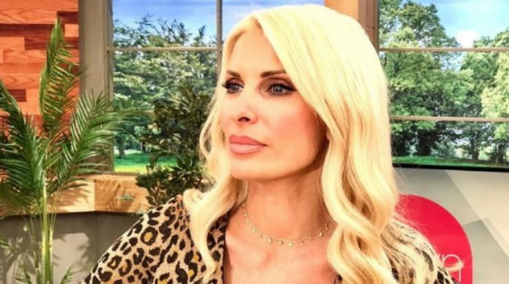 Ο εκνευρισμός της Ελένης Μενεγάκη on air όταν την έσπρωξε συνεργάτης της! [βίντεο]