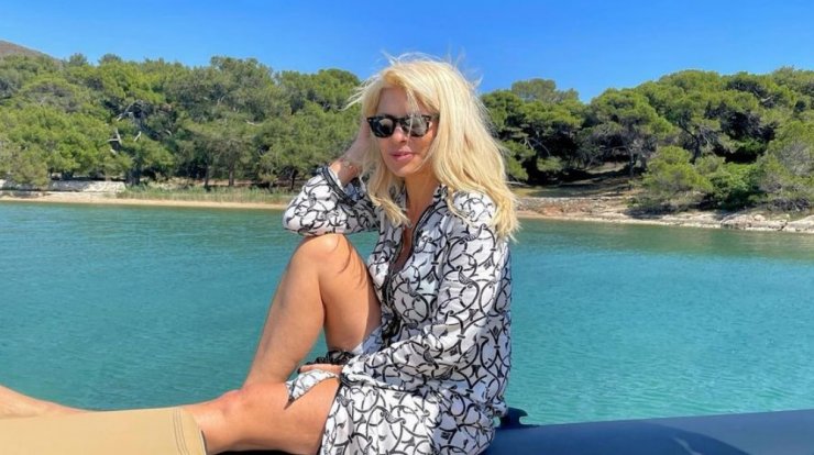 Ελένη Μενεγάκη: Μοιράστηκε για πρώτη φορά εικόνα με τον γιο της και την κοπέλα του!