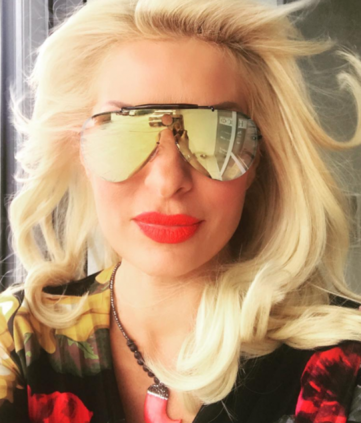 Δείτε για πρώτη φορά αδημοσίευτες φωτογραφίες με τις κόρες της Ελένης Μενεγάκη!