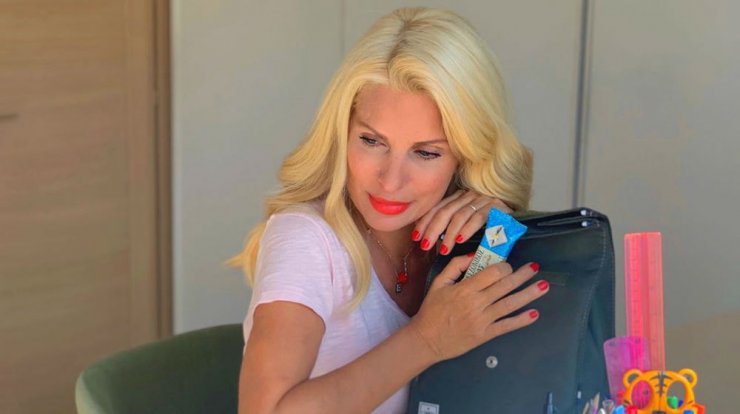 Ελένη Μενεγάκη: Αποκάλυψε τι κάνει τα πρωινά τώρα που δεν βρίσκεται στην τηλεόραση! [εικόνες]