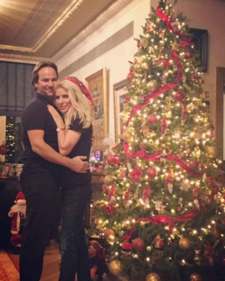 Δείτε πως σχολίασε ο γιος της Ελένης Μενεγάκη τη φωτογραφία της μητέρας του με τον Μάκη Παντζόπουλο