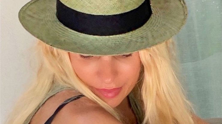 Ελένη Μενεγάκη: Η φωτογραφία της μικρής Μαρίνας στην Άνδρο που λατρέψαμε!