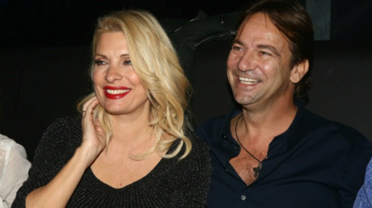 Ελένη Μενεγάκη: Βίντεο που τη δείχνει να ταϊζει στο στόμα τον Μάκη Παντζόπουλο 