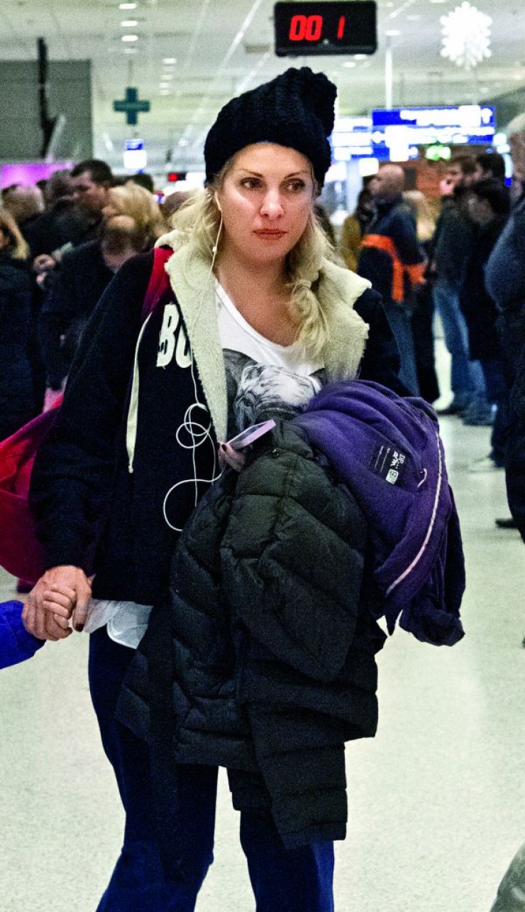 Ελένη Μενεγάκη: Στο Παρίσι με τα παιδιά της και τον Μάκη Παντζόπουλο