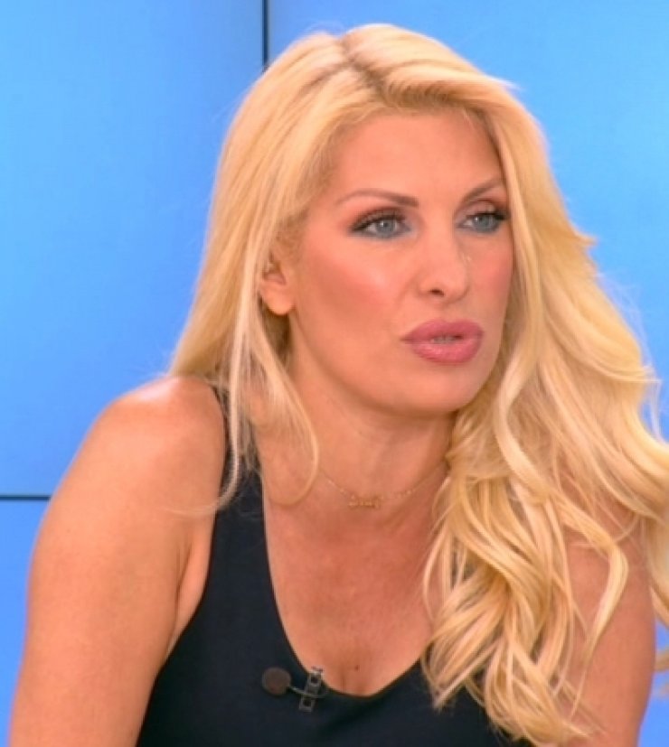 Γιατί η Μενεγάκη ζητούσε από τους συνεργάτες της να τηλεφωνήσουν στη Θεοδωρίδου