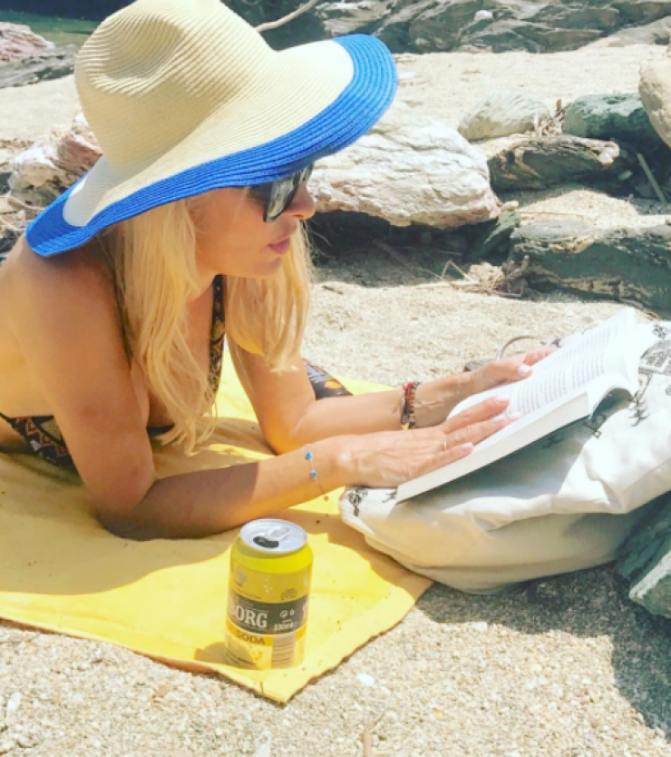 Ελένη Μενεγάκη: Η αποκάλυψη που έκανε πρώτη φορά για το σπίτι της στα Άχλα!