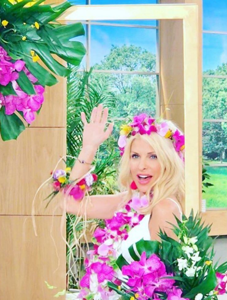 Ελένη Μενεγάκη: Μας έβαλε στο καμαρίνι της εκπομπής της! [βίντεο]