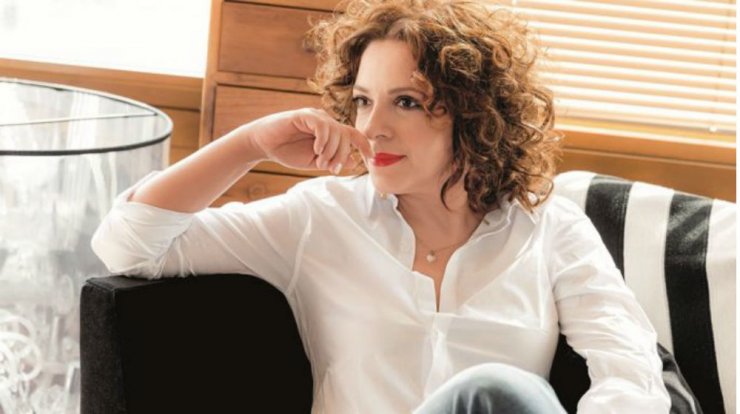 Ελένη Ράντου: Δείτε την πρώτη φορά με μπικίνι χωρίς ρετούς στα 53 της!