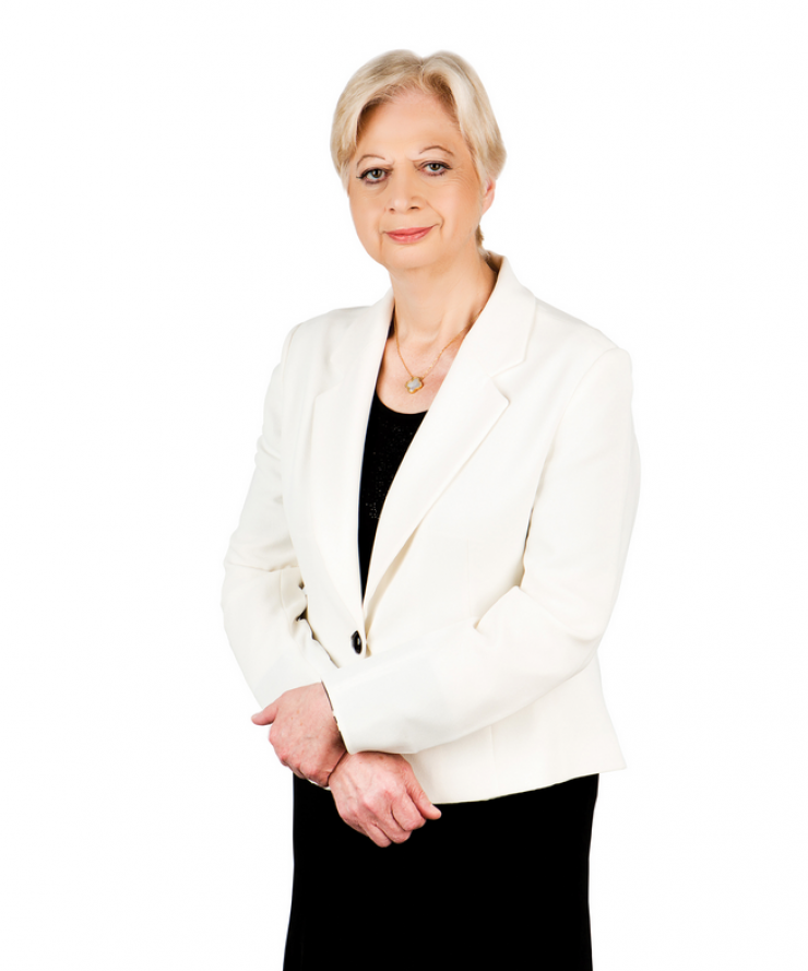 Ελένη Θεοχάρους: Η πρόσκληση για το γάμο της κόρης της μέσω facebook