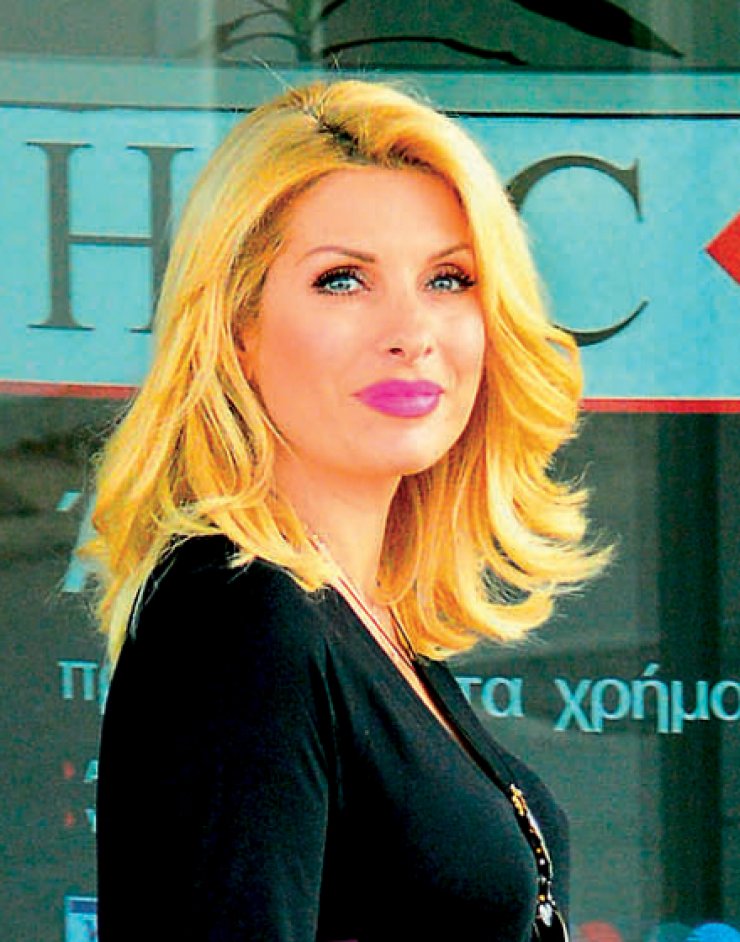 Nέες φωτογραφίες της Ελένης με φουσκωμένη κοιλίτσα!