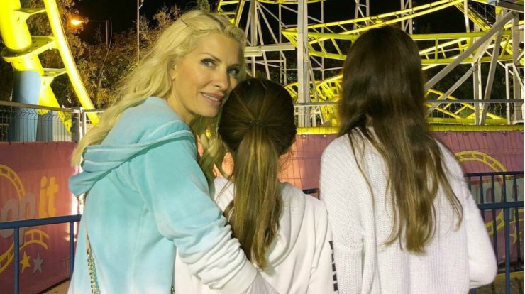 Ελένη Μενεγάκη: Μιλάει για τον αυτοπεριορισμό των παιδιών της λόγω κορωνοϊού