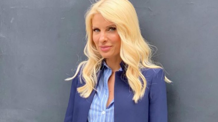 Ελένη Μενεγάκη: Η βόλτα στην Αθήνα με τη μικρή Μαρίνα! [εικόνα]