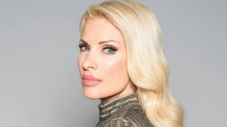 Η Ελένη Μενεγάκη φόρεσε τα αγαπημένα sneakers της Kate Middleton 