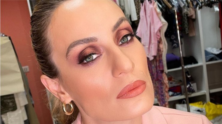 Ελεονώρα Μελέτη: Φωτογραφίζει την κόρη της μαζί με τη μαμά της στην πισίνα τους [εικόνα]