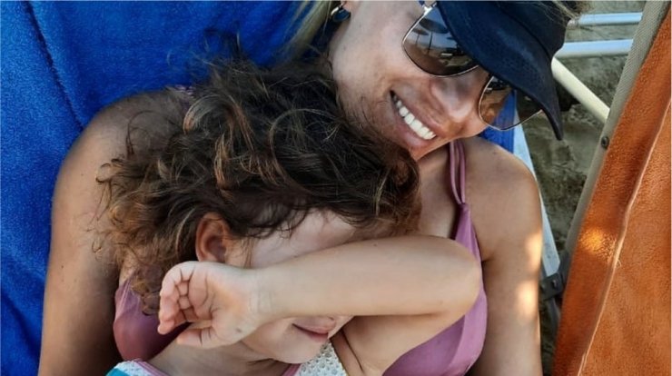 Ελεονώρα Μελέτη: Φωτογραφίζεται με την κόρη της με αφορμή την γιορτή της [εικόνα]