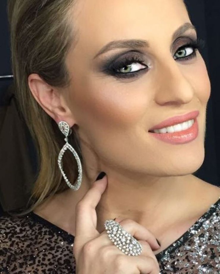 Αυτό δεν το περιμέναμε! Η Ελεονώρα Μελέτη ανεβαίνει στο θεατρικό σανίδι!