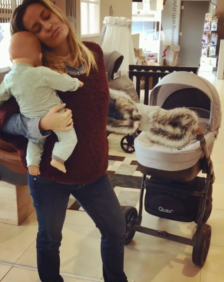 Ελεονώρα Μελέτη: Η θέα που απολαμβάνει θηλάζοντας τη νεογέννητη κόρη της! [βίντεο]