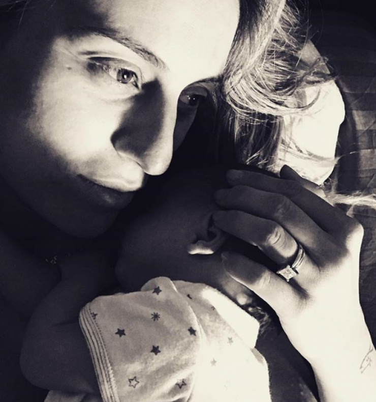 Ελεονώρα Μελέτη: Φόρεσε μπικίνι και μας δείχνει το σώμα της τρεις μήνες μετά τη γέννηση της κορούλας της!