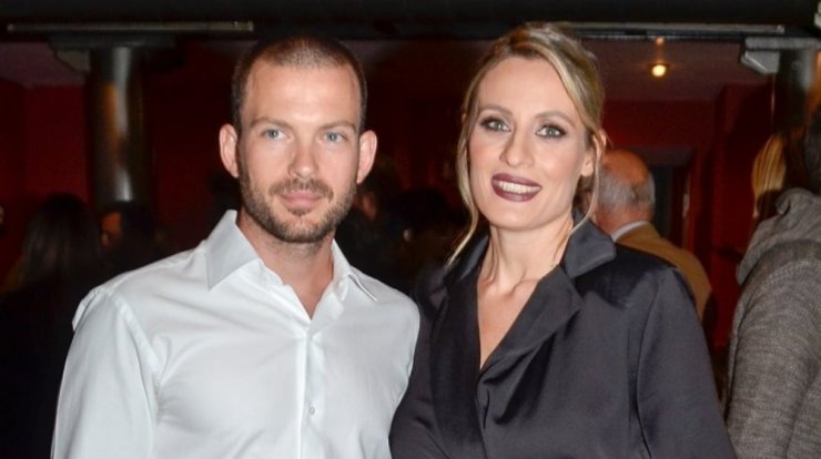 Ελεονώρα Μελέτη: Δεν θα πιστεύετε που σκόραρε ο σύζυγός της μέσα στο σπίτι τους [βίντεο]