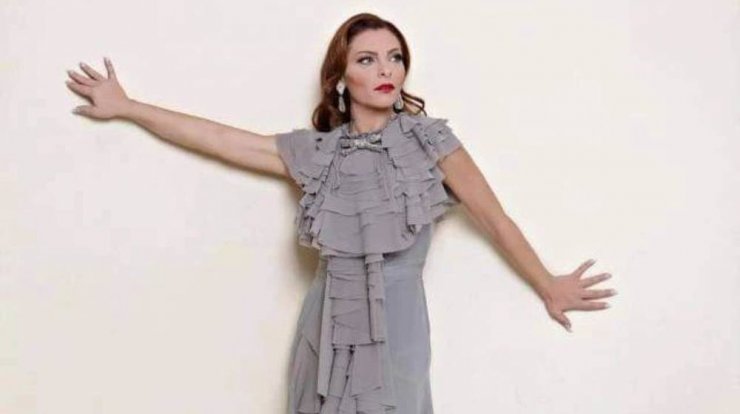 Έλια Ιωαννίδου: Αγκαλιά με τον σύντροφό της και την κόρη τους [εικόνα]