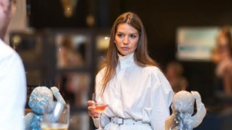 Ελίνα Θεοδότου: Η εμφάνισή της με cargo pants που αξίζει να αντιγράψεις