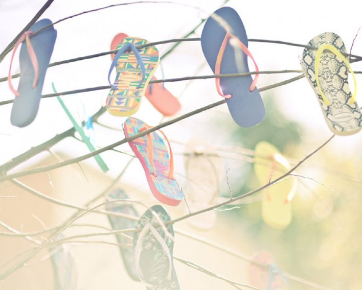 Οι Havaianas γεμίζουν παιχνιδιάρικα prints & έντονα χρώματα