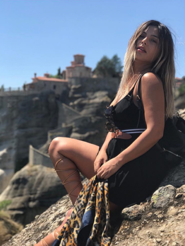 Η Ελευθερία Ελευθερίου "βάζει φωτιά" στο instagram ποζάροντας με μικροσκοπικό μπικίνι σε παραλία της Κύπρου!