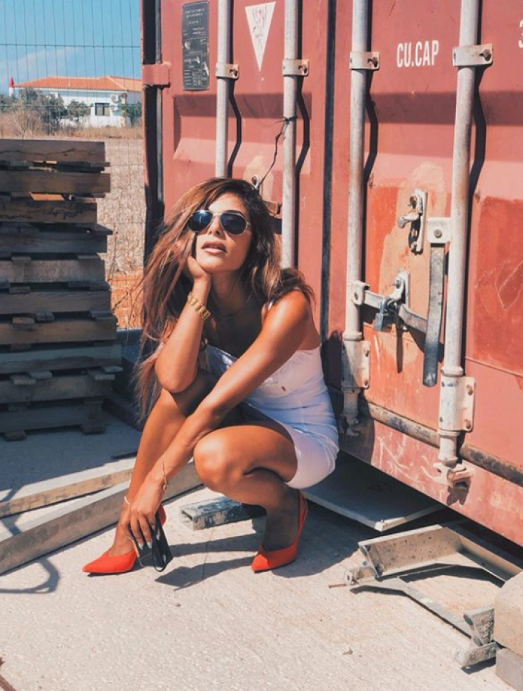 Ελευθερία Ελευθερίου: Ποζάρει χωρίς ρετούς με το πιο σέξι μαγιό που την έχουμε δει φέτος!