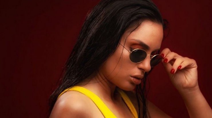 Ελπίδα Ιακωβίδου: Ποζάρει με μικροσκοπικό μπικίνι και ανεβάζει τη θερμοκρασία στα ύψη! [εικόνες]