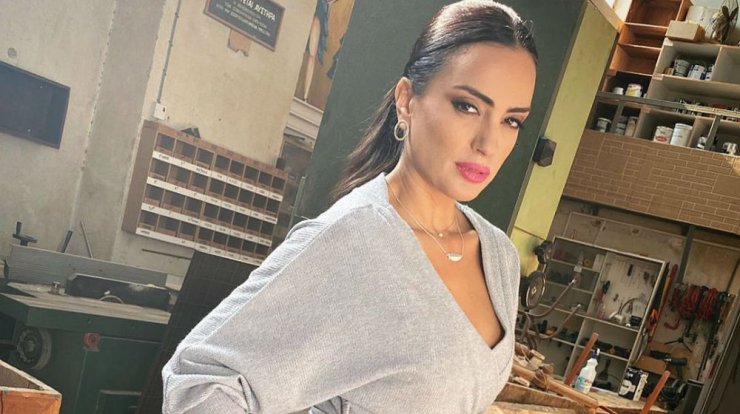 Ελπίδα Ιακωβίδου: Ανακοίνωσε πως γνωστό τηλεοπτικό πρόσωπο στο νησί είναι θετικός στον κορωνοϊό