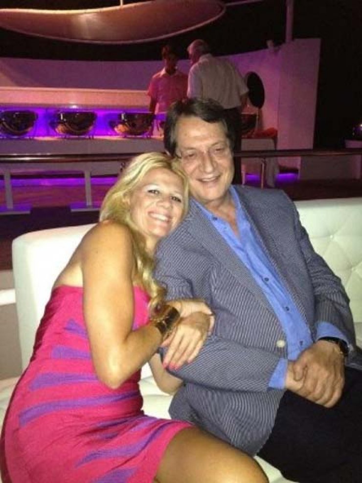 Το μήνυμα της Έλσας Αναστασιάδη για την επανεκλογή του πατέρα της!