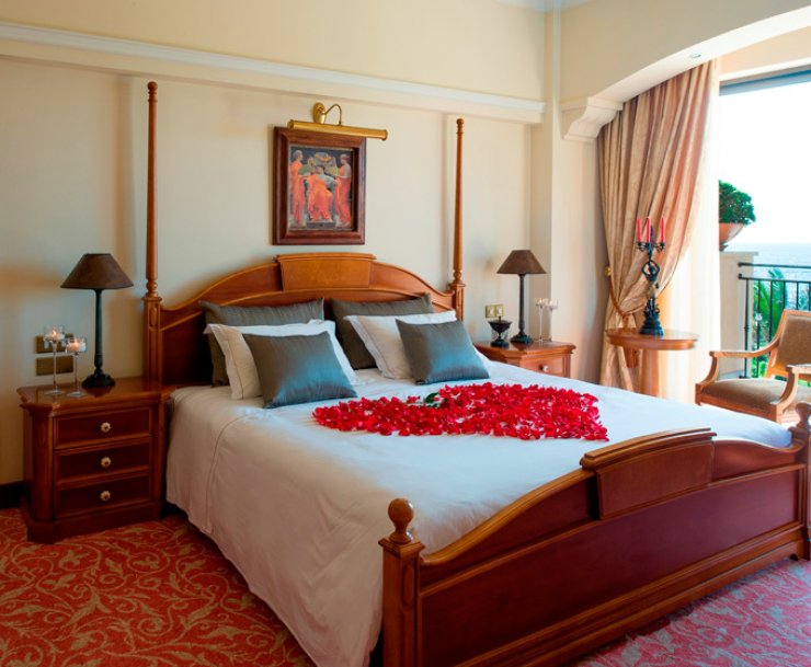 Το Elysium γιορτάζει τον Άγιο Βαλεντίνο και υποδέχεται τους ερωτευμένους