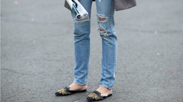 Εντοπίσαμε τα πιο στυλάτα pointed slippers με χειροποίητα κεντήματα.