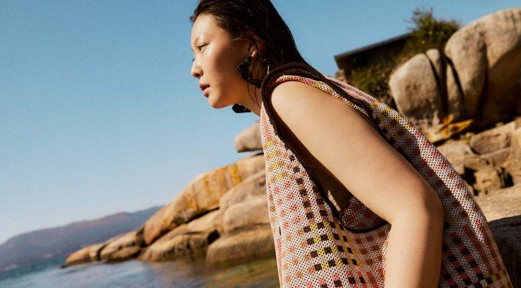 Τα πολυκαταστήματα ERA υποδέχονται τη συλλογή του διάσημου Ισπανού σχεδιαστή Adolfo Dominguez