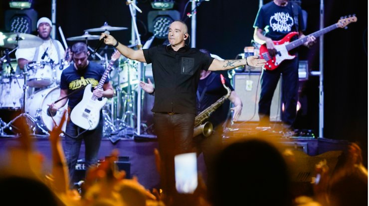 Eros Ramazzoti: Δείτε ποιοι βρέθηκαν στη συναυλία του