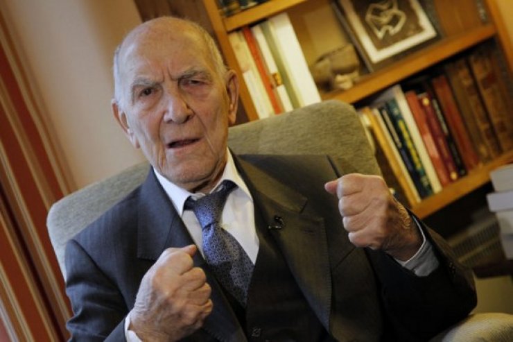 Έφυγε ο Στεφάν Εσέλ, ο εμβληματικός συγγραφέας του «Αγανακτήστε»